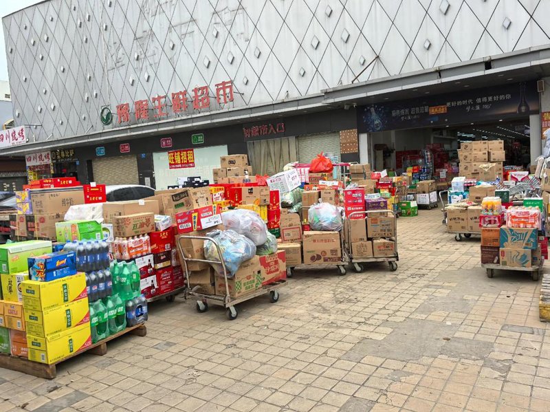 家居购物新风尚：家具与日用品一网打尽